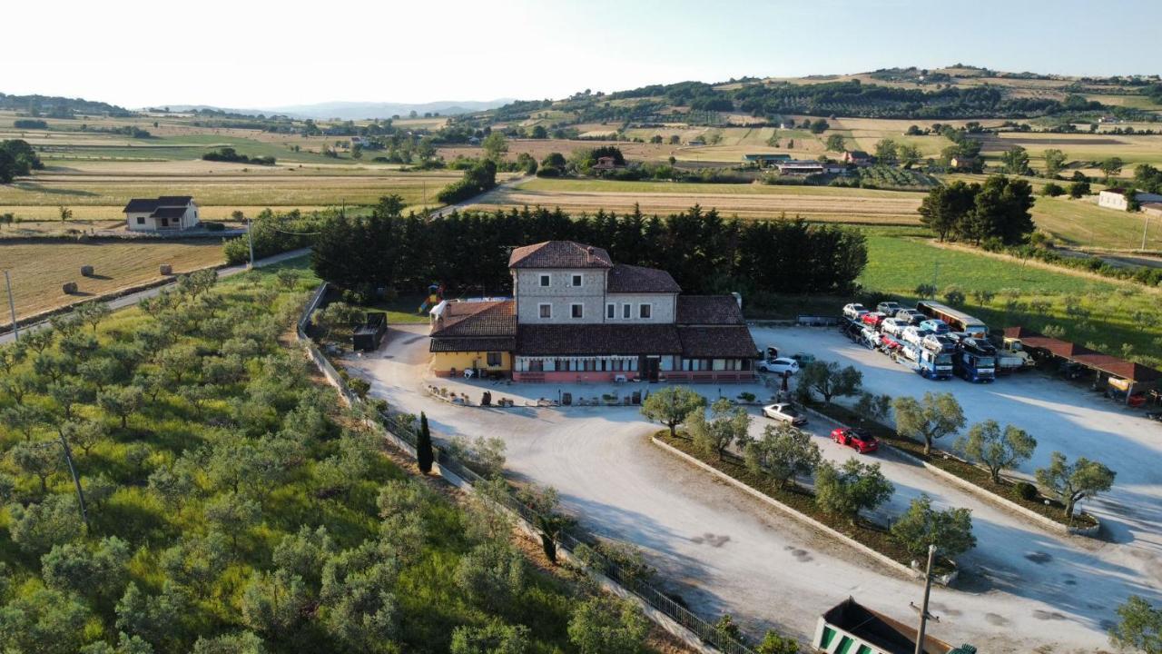 Vila Agriturismo La Vecchia Cascina Di Paolo & Belinda Pietrelcina Exteriér fotografie