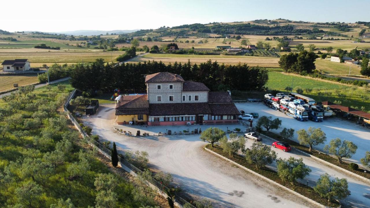 Vila Agriturismo La Vecchia Cascina Di Paolo & Belinda Pietrelcina Exteriér fotografie