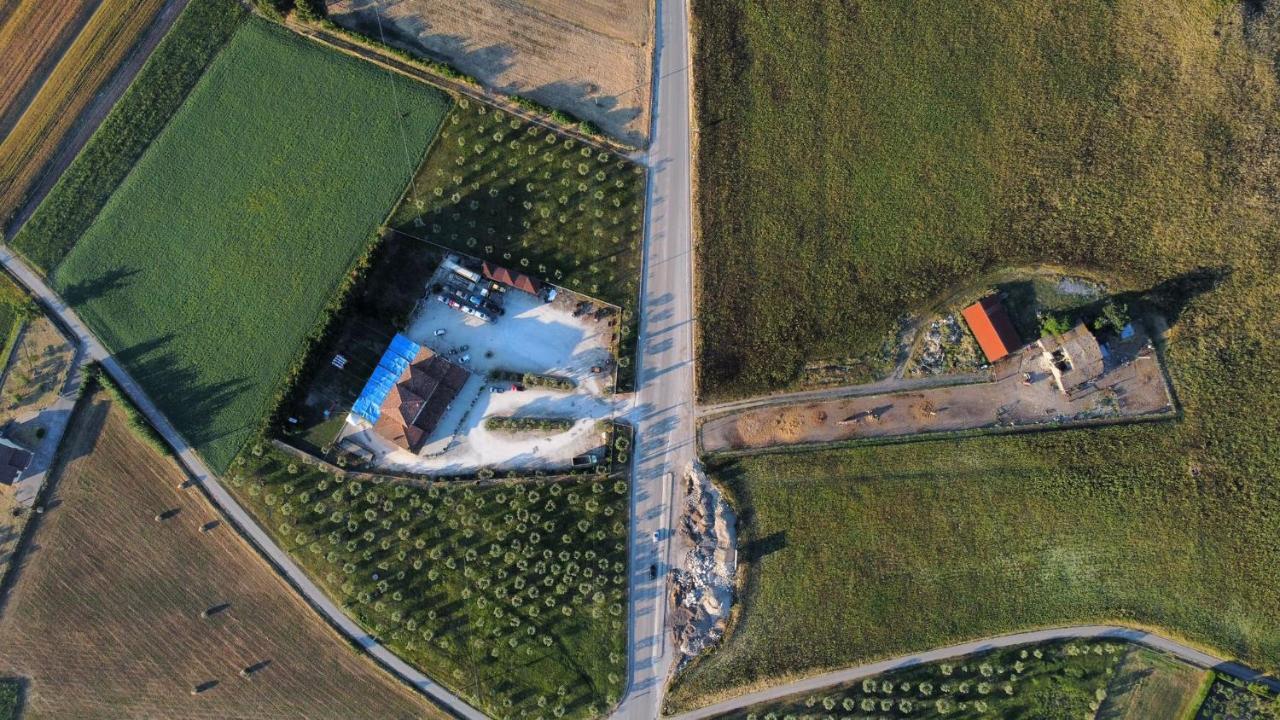 Vila Agriturismo La Vecchia Cascina Di Paolo & Belinda Pietrelcina Exteriér fotografie